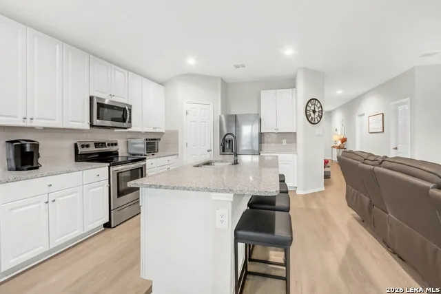 3200 Broad View Seguin, TX 78155